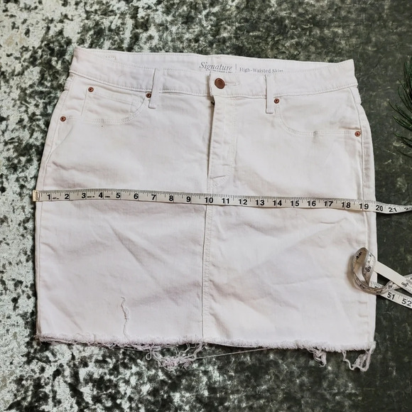 Levi's White Denim High Waisted Skirt - Picture 9 of 10